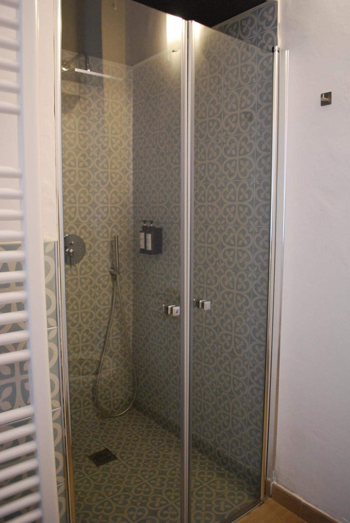 Bed and Breakfast Le Stanze Di Alicam Arona Exterior foto