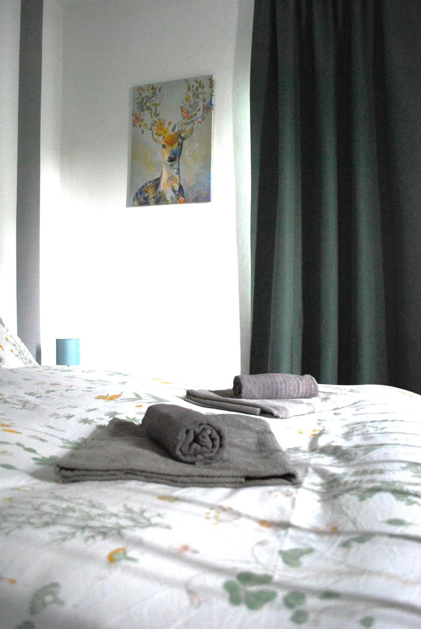 Bed and Breakfast Le Stanze Di Alicam Arona Exterior foto